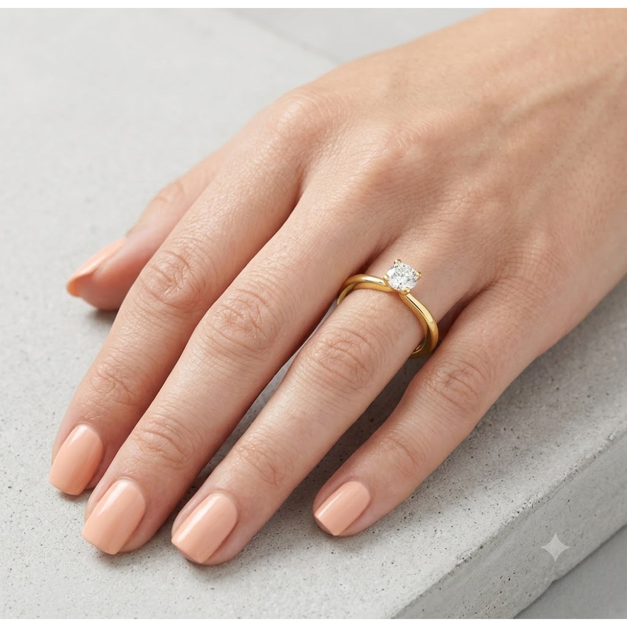 Solitärring 1EY03 aus 18 Karat Gelbgold mit ovalem Diamant 0,30 ct Zweitbild