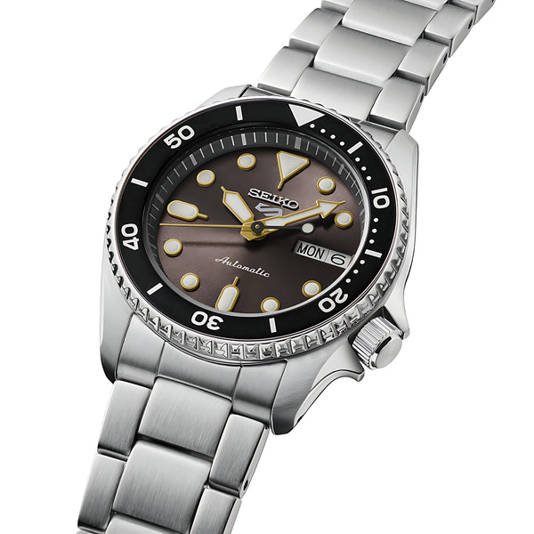 Seiko 5 Sports SKX Series Automatik Schwarz Gold Edelstahl SRPL79K1
