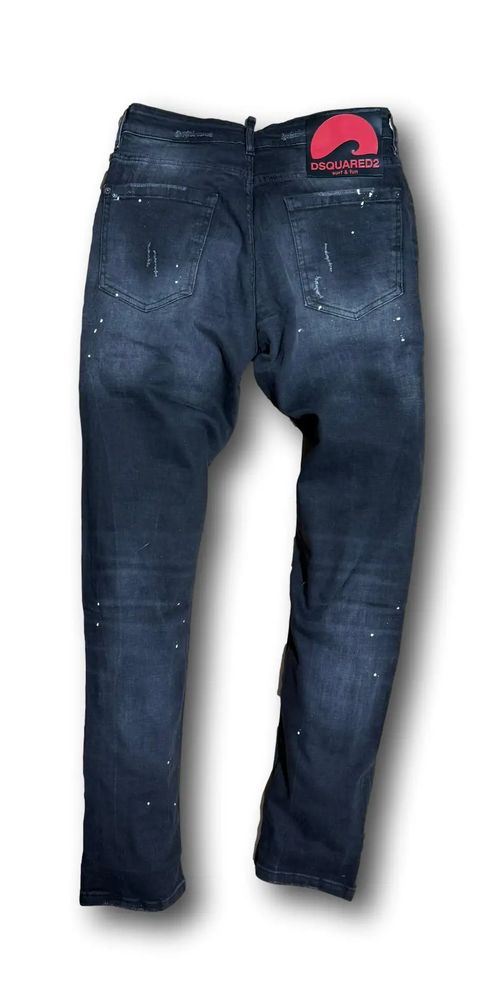 *Dsquared2 “Surf & Fish” Tapered Jeans – Dark Wash