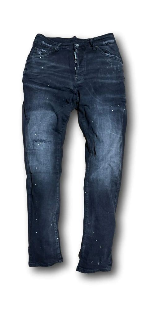 *Dsquared2 “Surf & Fish” Tapered Jeans – Dark Wash